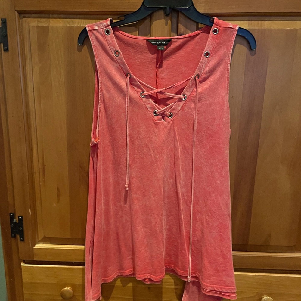 Faded red lace up top by ROCK & REPUBLIC size medium